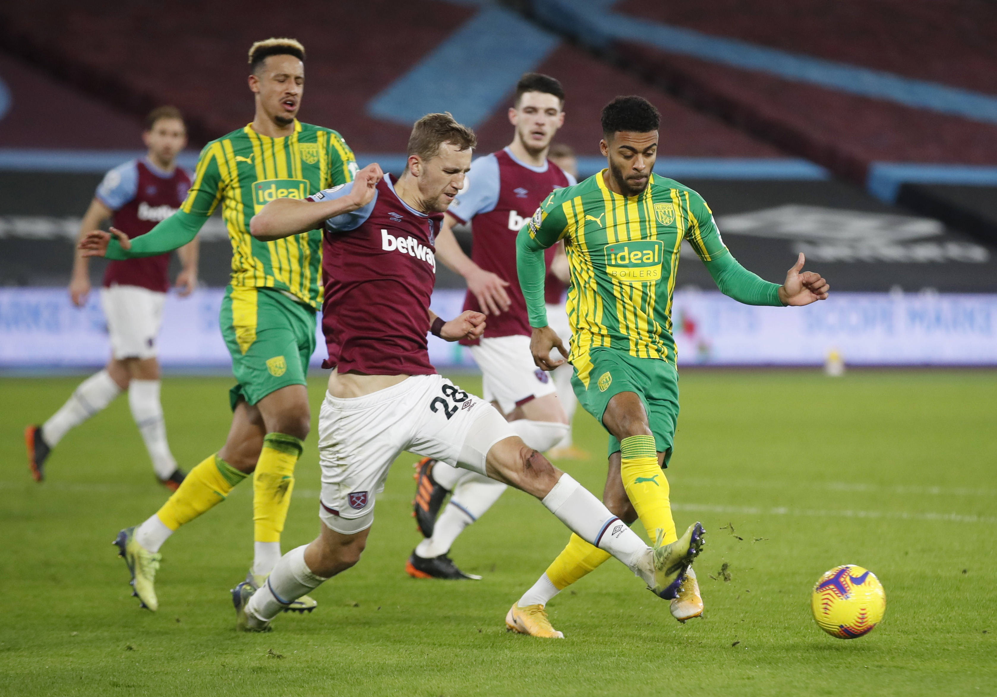 易背後的深 易背後的深